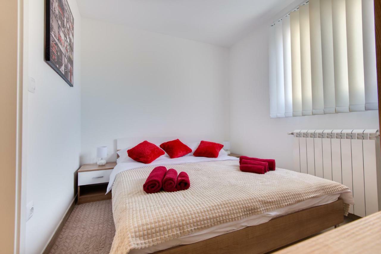 Apartman Tarnik'S Lägenhet Viskovo Exteriör bild