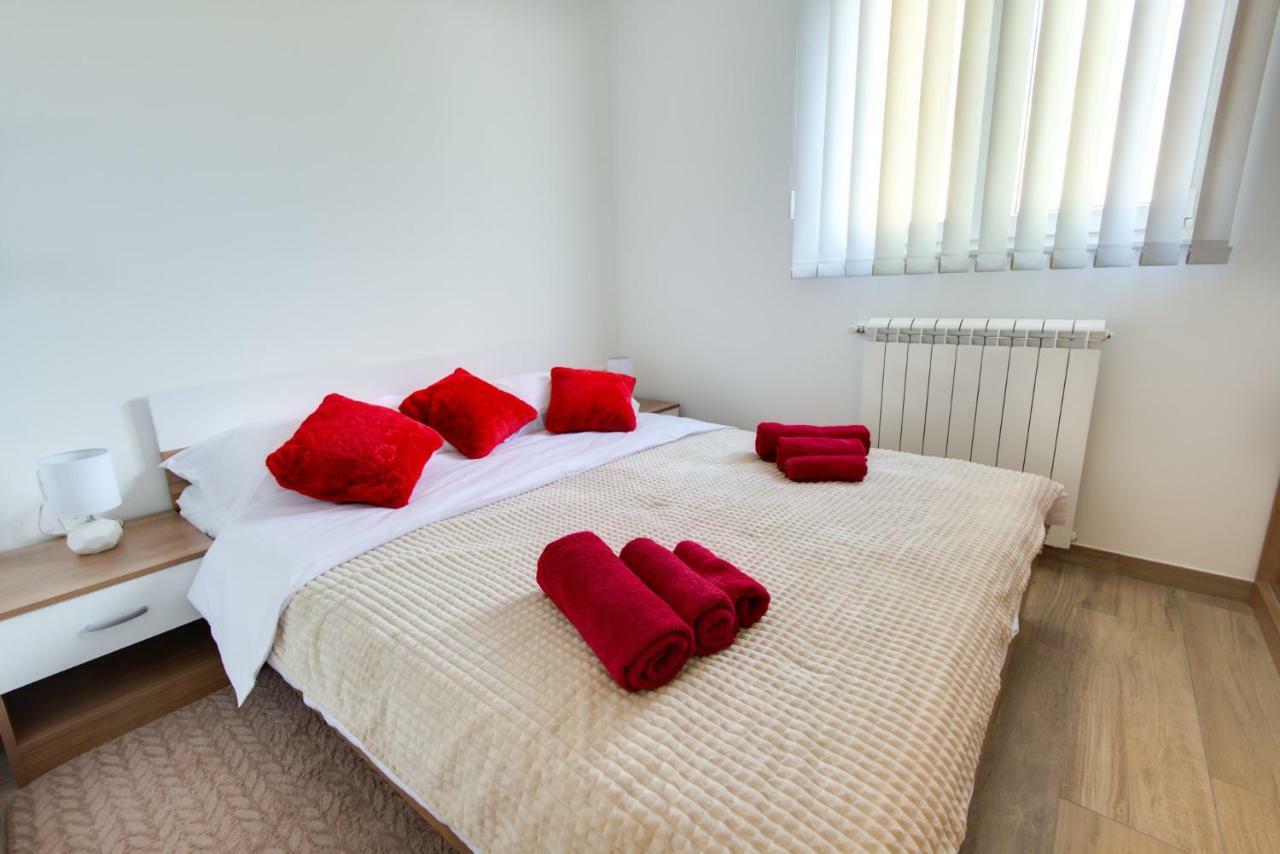 Apartman Tarnik'S Lägenhet Viskovo Exteriör bild