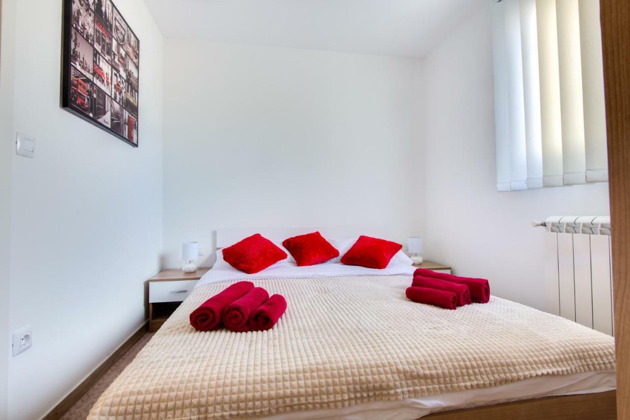 Apartman Tarnik'S Lägenhet Viskovo Exteriör bild